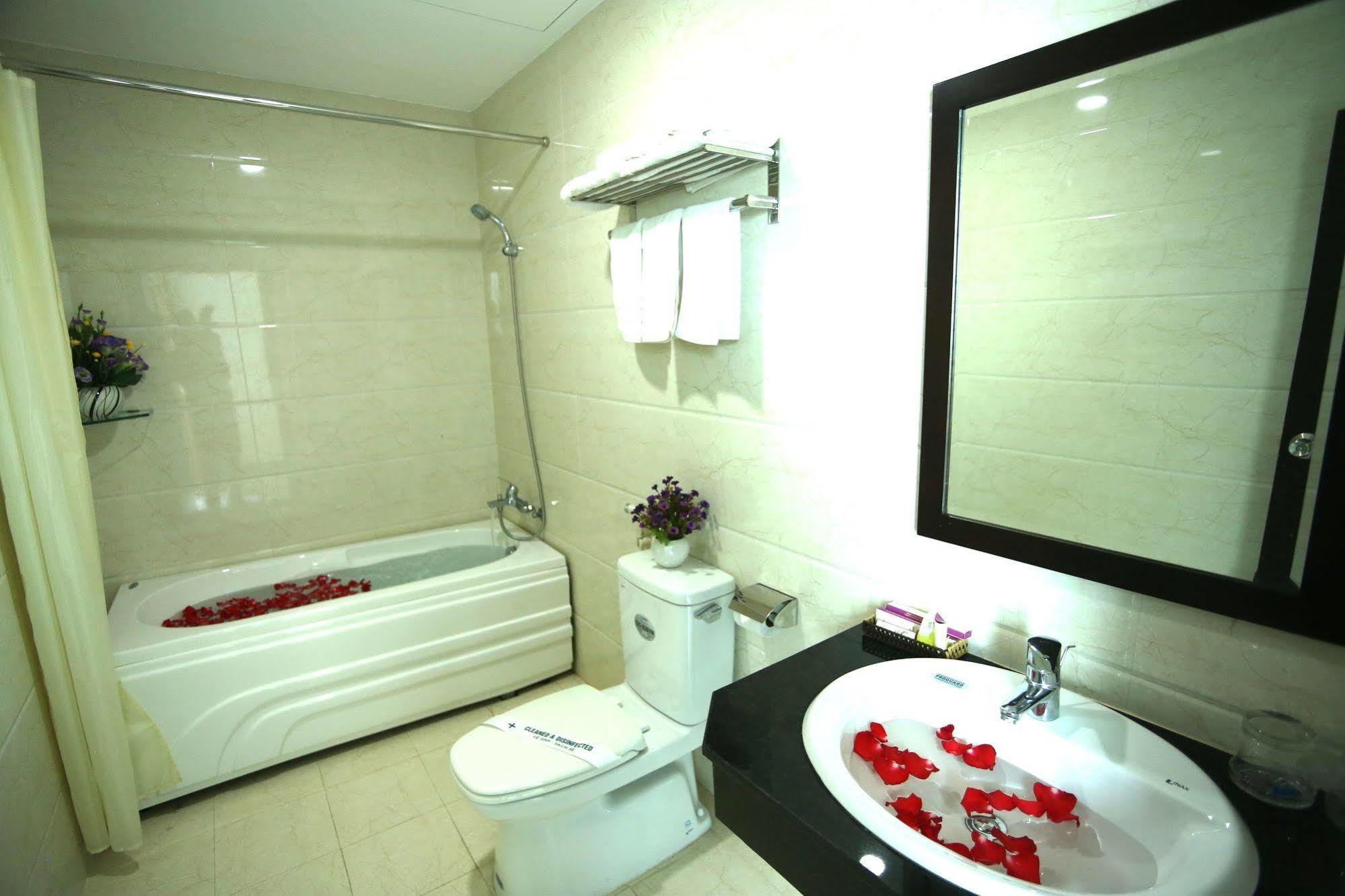 Huong Son Hotel Дананг Экстерьер фото